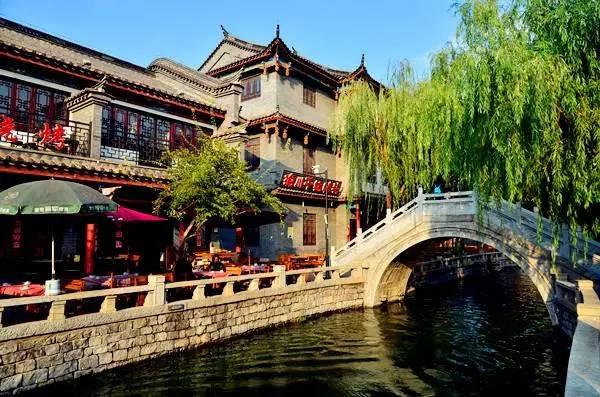 韩国妹子先后做17次手术，取出260克异物，把脸整容成“电风扇“